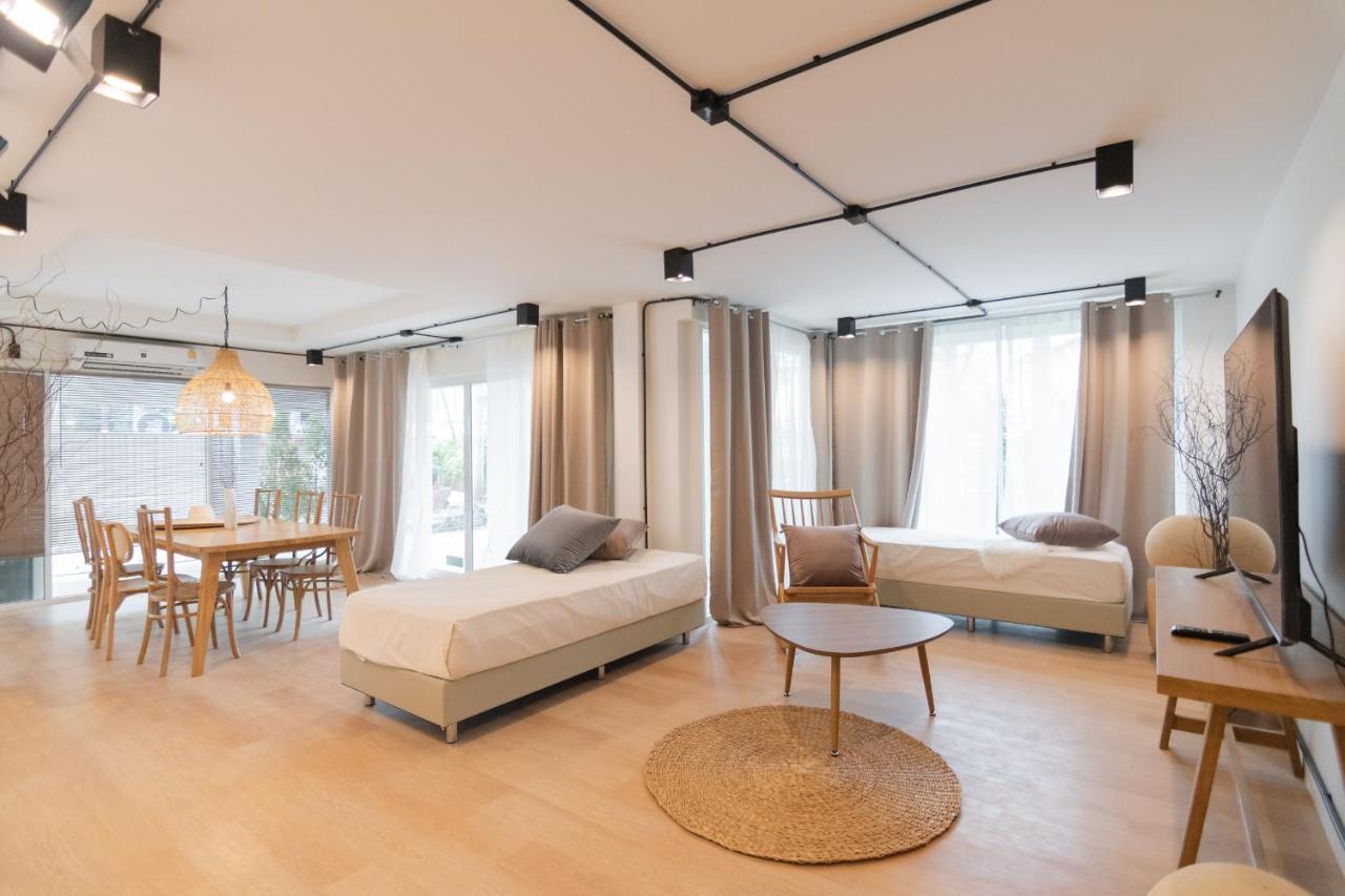 Mini-Me Hubs, Charm Suites & Pool In Old City Chiang Mai Eksteriør billede