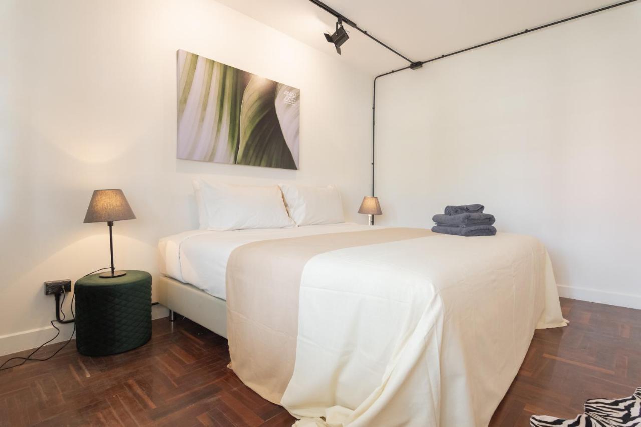 Mini-Me Hubs, Charm Suites & Pool In Old City Chiang Mai Eksteriør billede