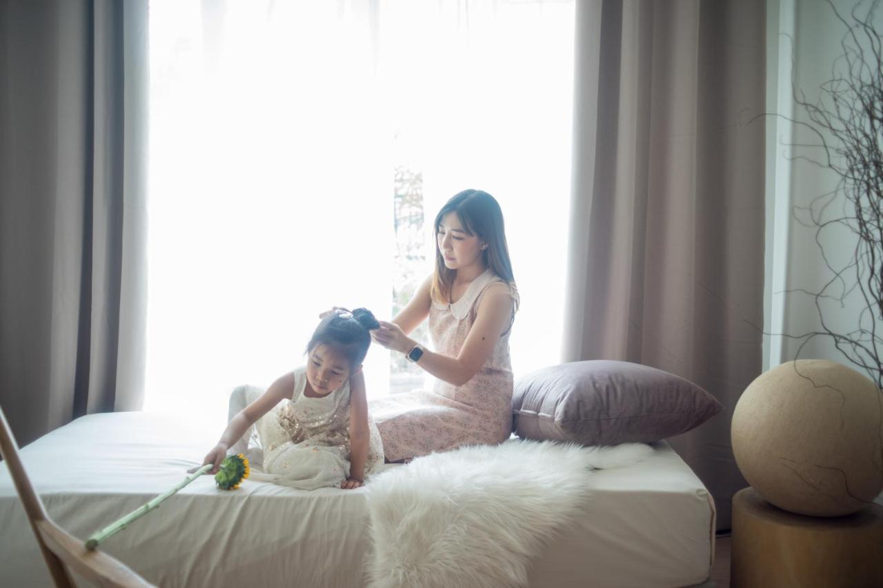 Mini-Me Hubs, Charm Suites & Pool In Old City Chiang Mai Eksteriør billede