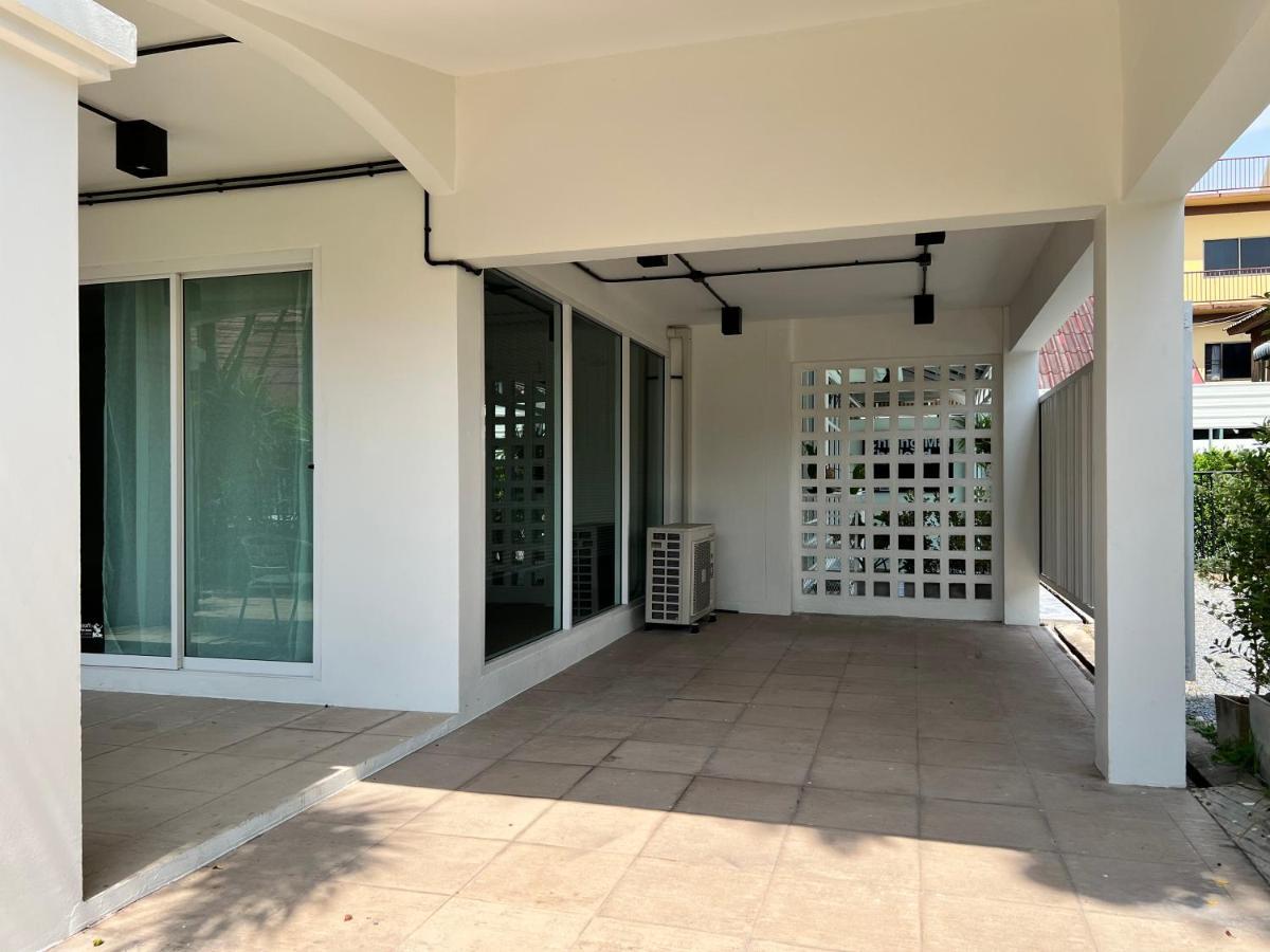 Mini-Me Hubs, Charm Suites & Pool In Old City Chiang Mai Eksteriør billede