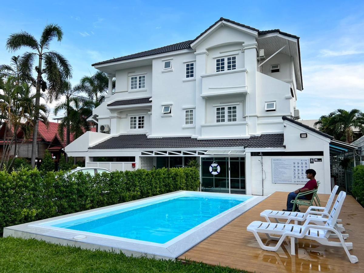 Mini-Me Hubs, Charm Suites & Pool In Old City Chiang Mai Eksteriør billede