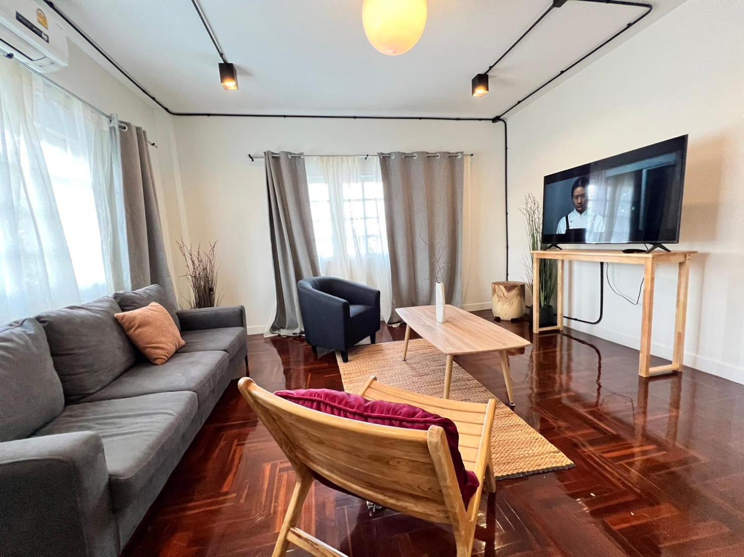 Mini-Me Hubs, Charm Suites & Pool In Old City Chiang Mai Eksteriør billede